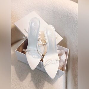 ANDX FEMME LA SZ 9 / 39 White Strappy Heels